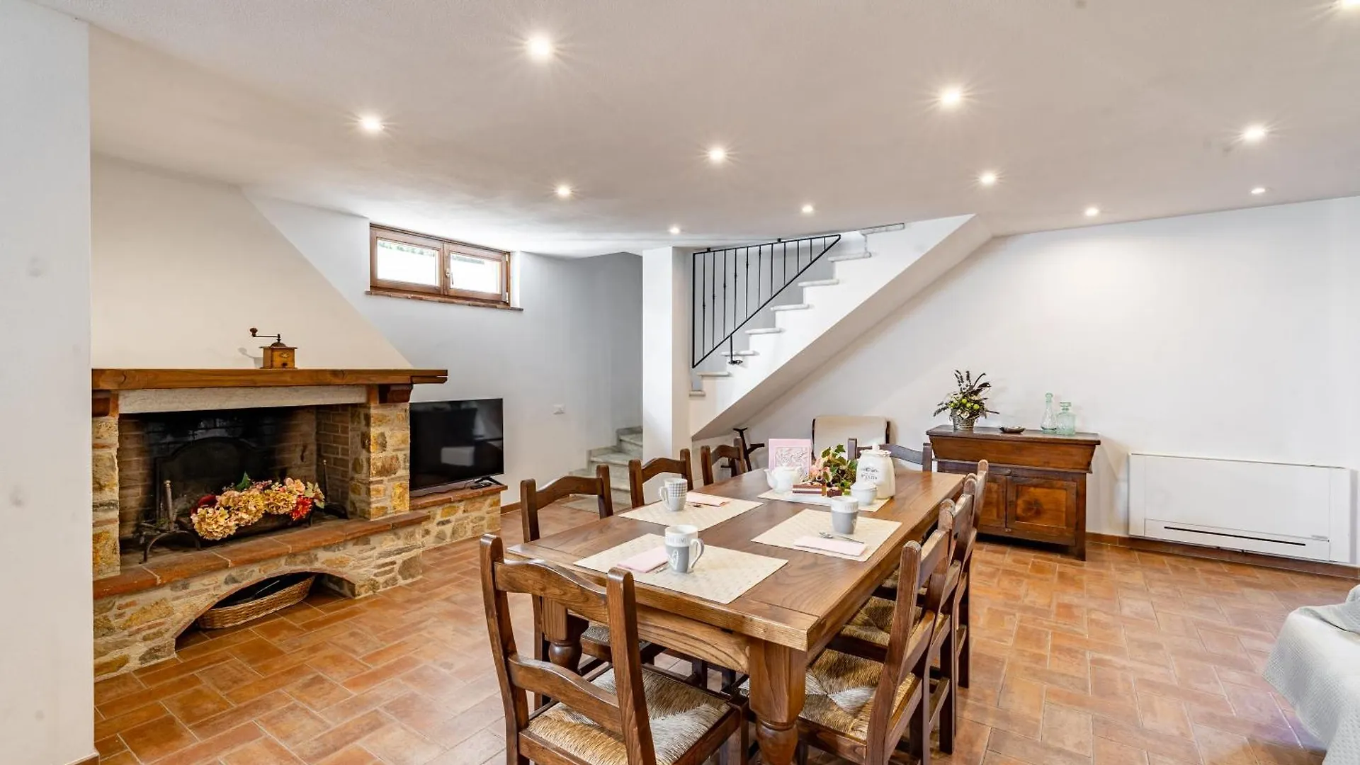 Villa Vittoriano - Surrounded By Nature - Happy Rentals Camaiore Apartment