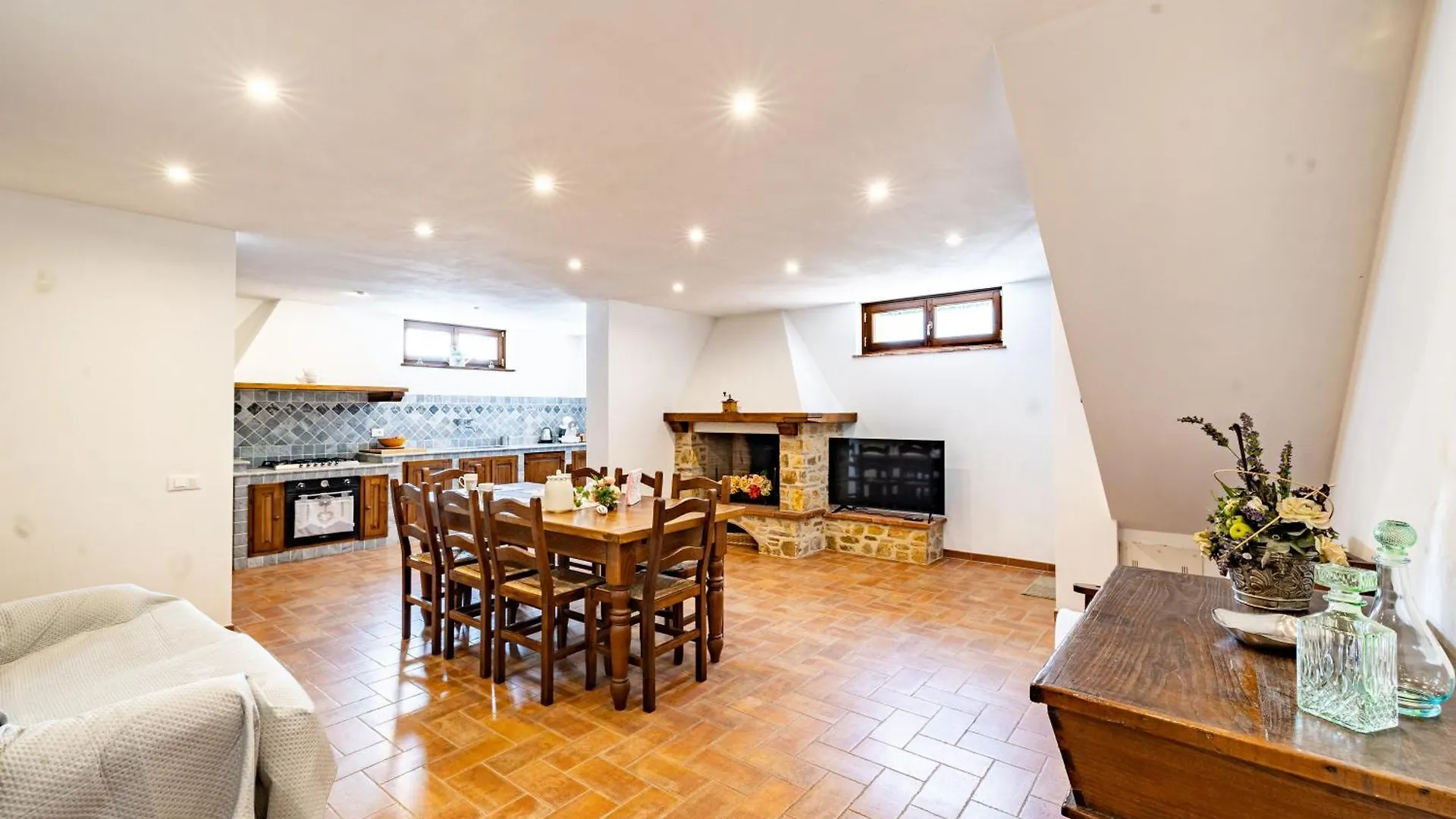Villa Vittoriano - Surrounded By Nature - Happy Rentals Camaiore Apartment
