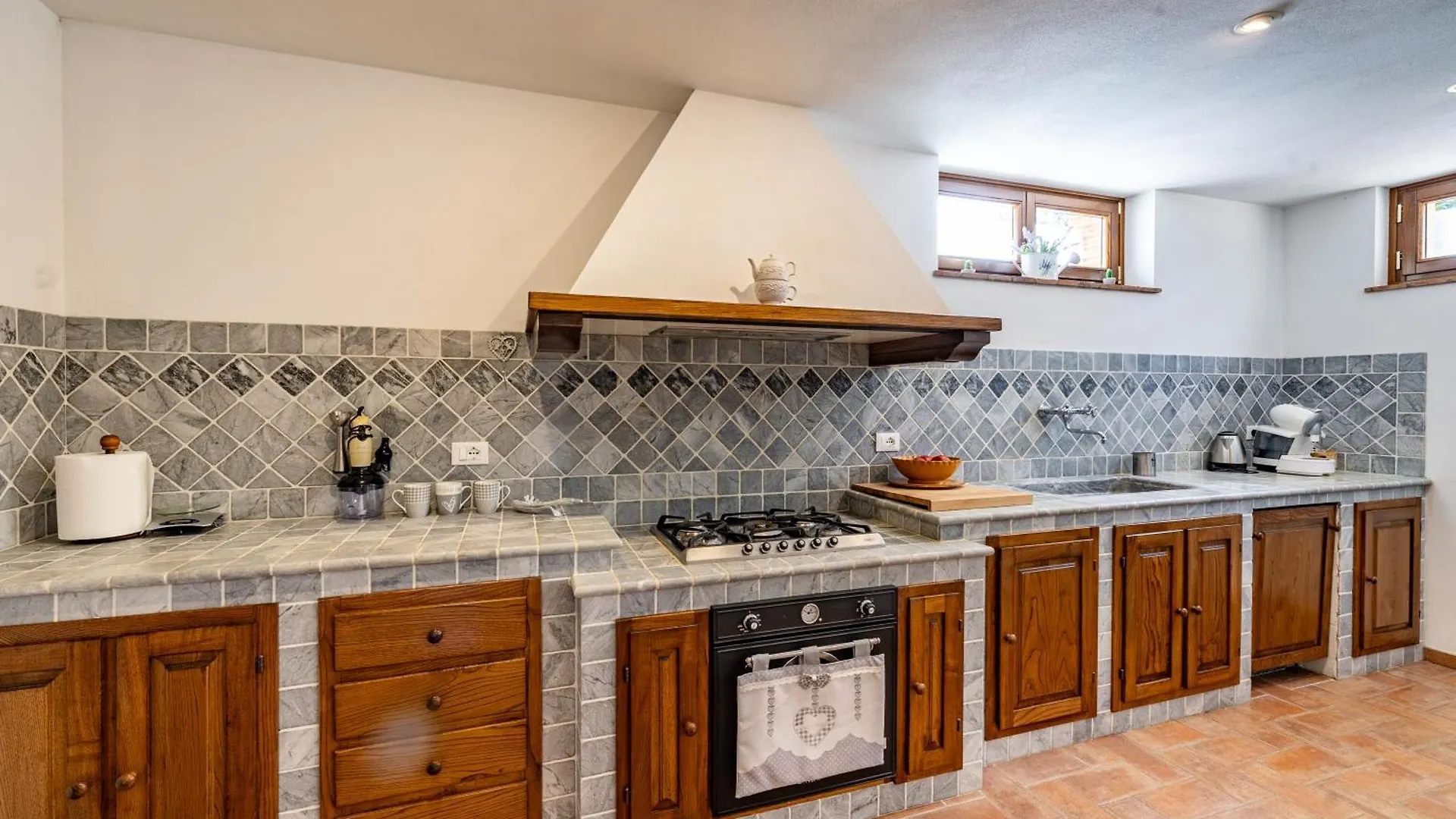Villa Vittoriano - Surrounded By Nature - Happy Rentals Camaiore