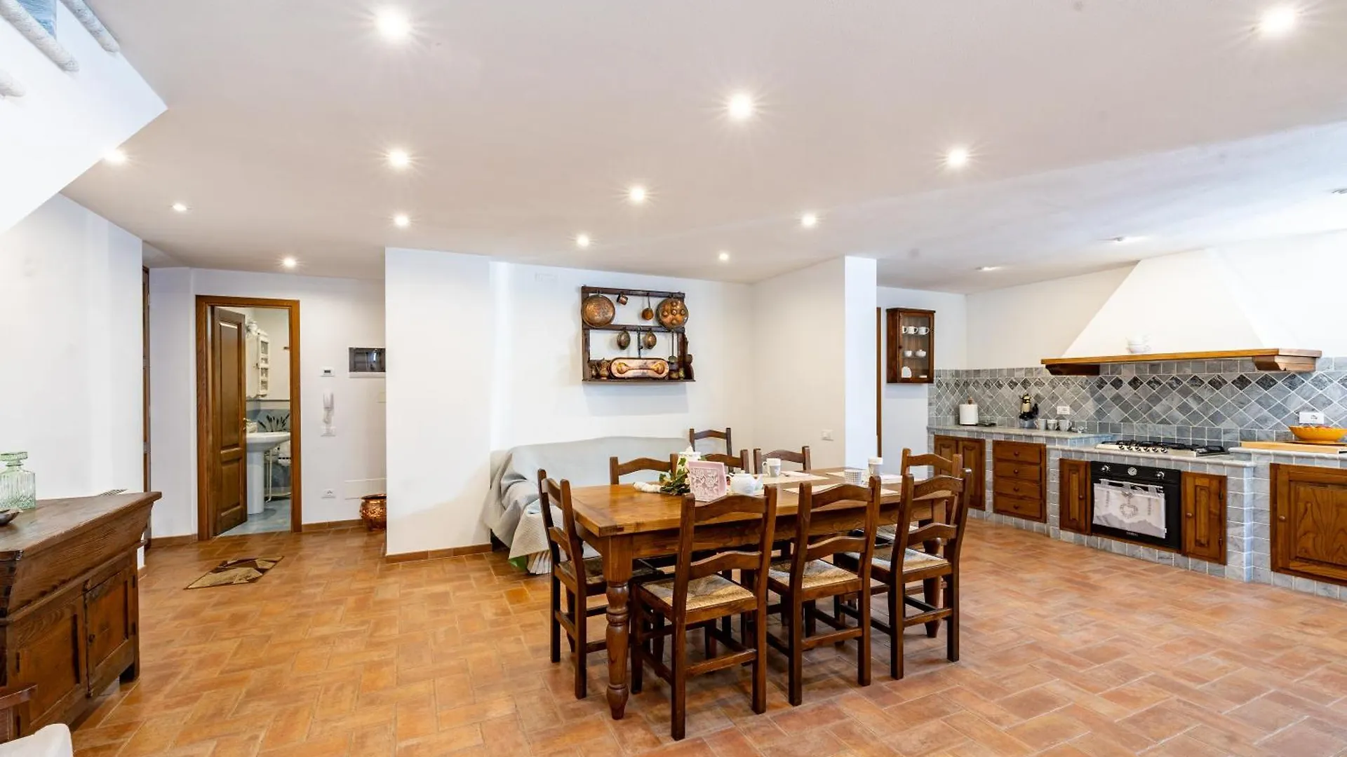 Apartment Villa Vittoriano - Surrounded By Nature - Happy Rentals Camaiore Italy